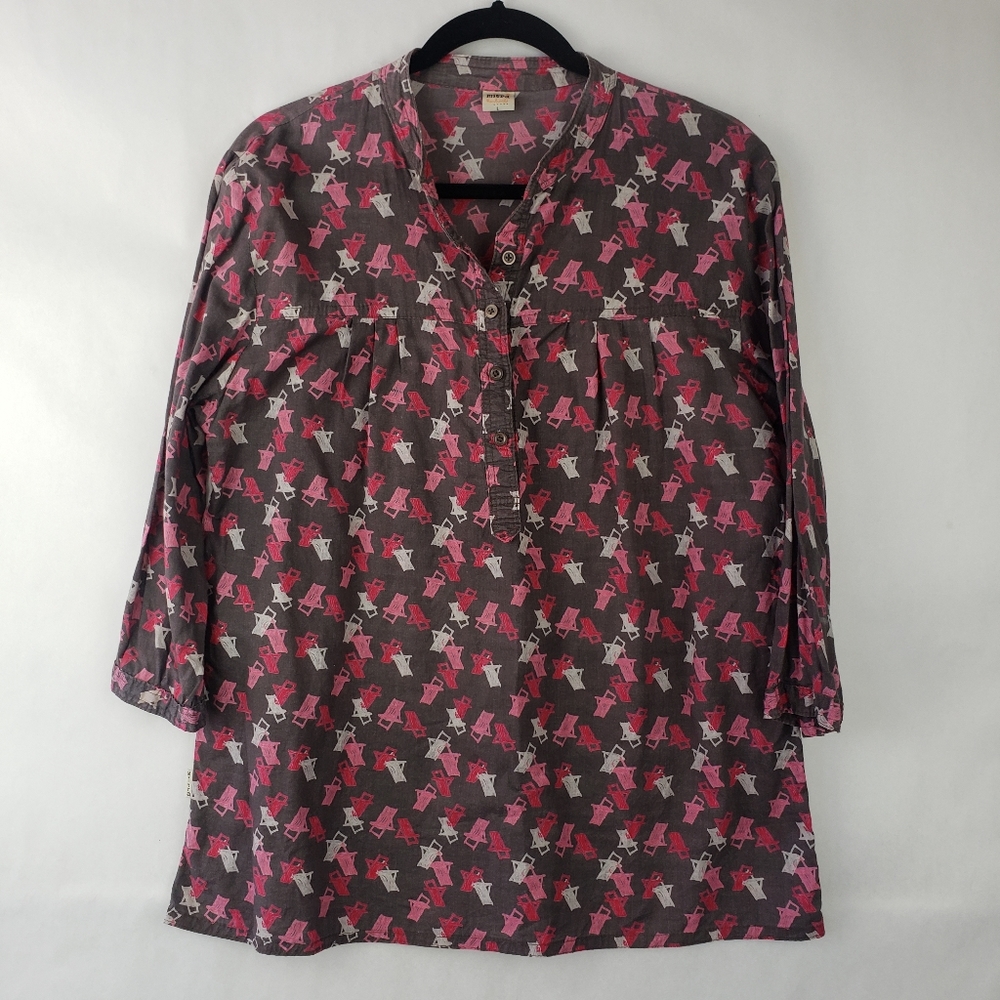 Mitra Handcrafted Womens Henley Blouse Size Large. Beach chair print